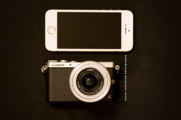 iPhone 5s vs Panasonic Lumix GM1