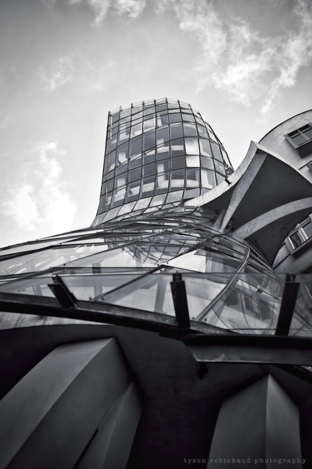 Fred and Ginger, Prague