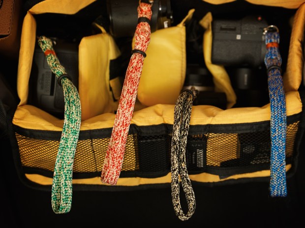 vector strap color coding in the camera bag